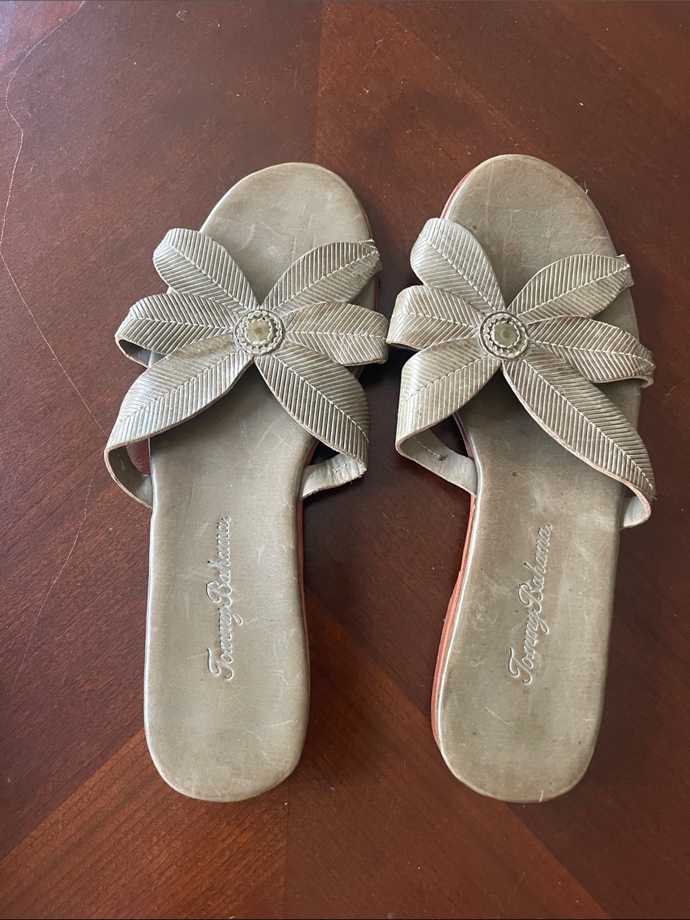 Tommy Bahama Taupe Palm tropical Hawaiian style flat Floral-Leaf Slide Sandals